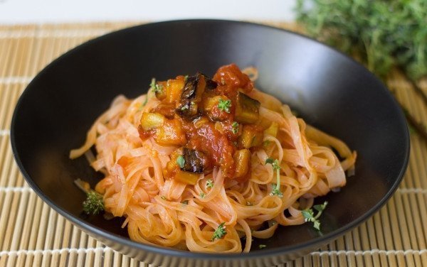 Rice Noodles with Eggplant, Tomato and Thyme