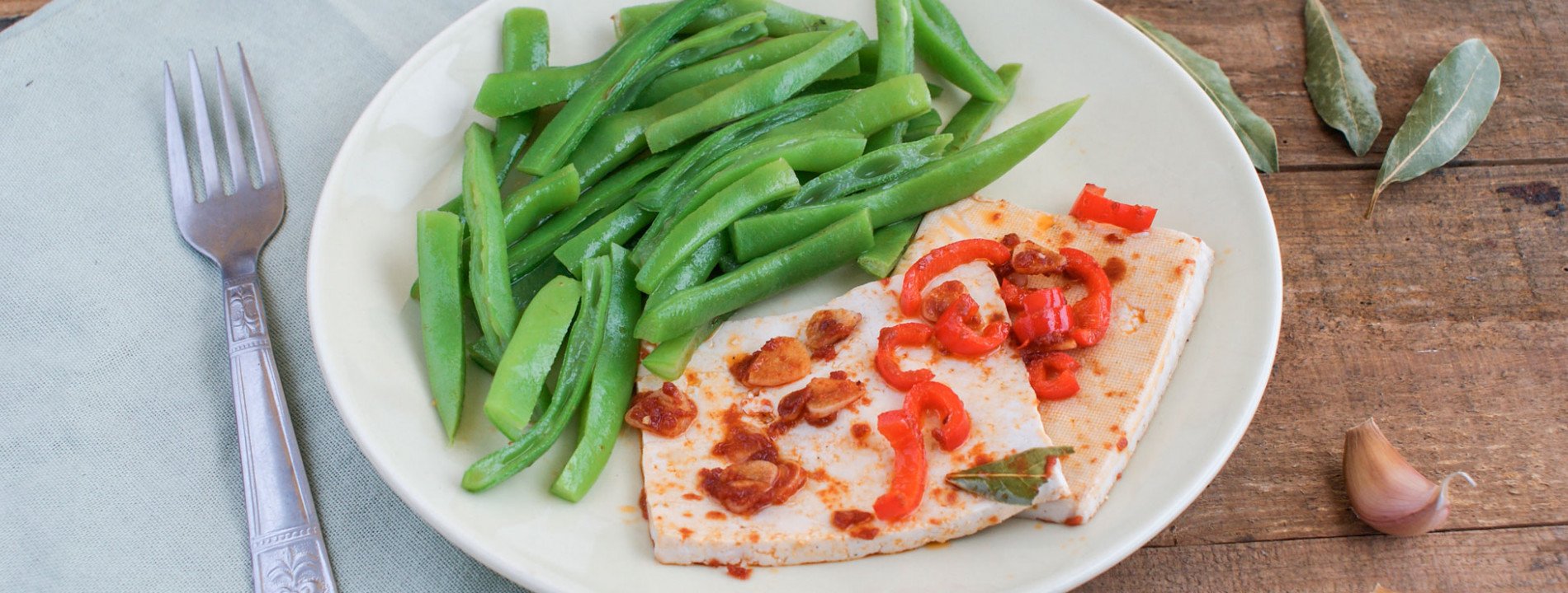 Bifana de Tofu com Feijão Verde Salteado