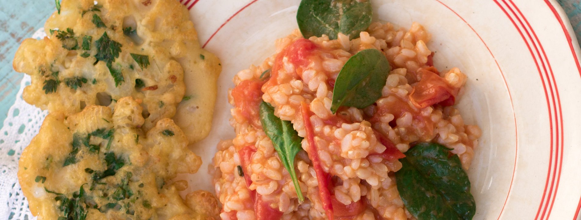 Pataniscas de Grão-de-Bico com Arroz de Tomate