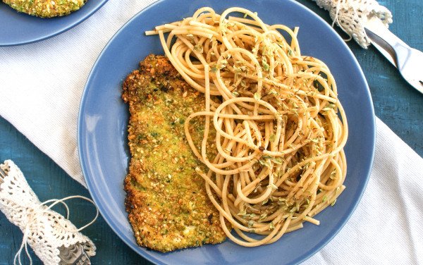 Frango Panado com Massa Integral Aglio e Olio