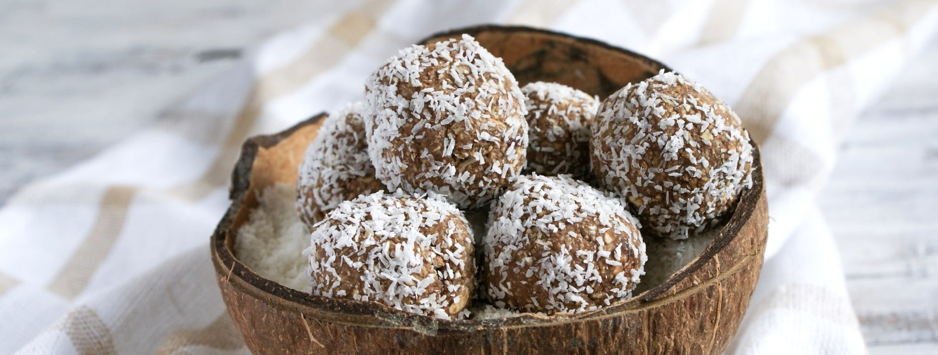 Bolinhas de Tâmaras e Amendoim