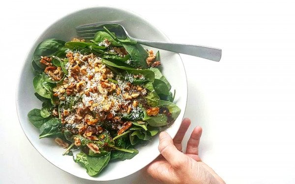 Spinach and Toasted Nuts Salad