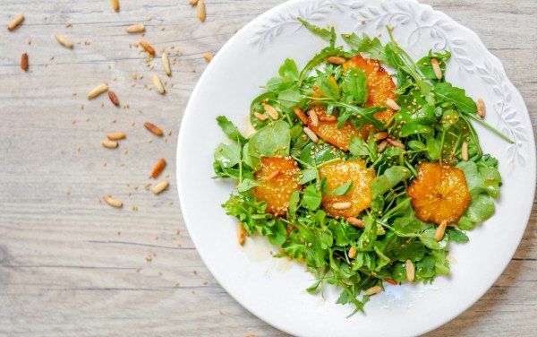 Salada Verde com Laranjas Caramelizadas