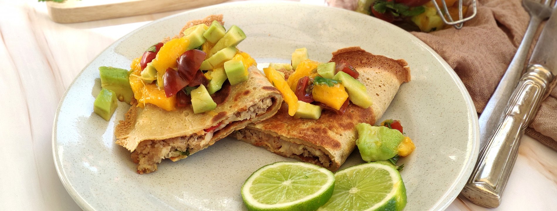 Quesadillla Low Carb de Porco Com Molho de Manga